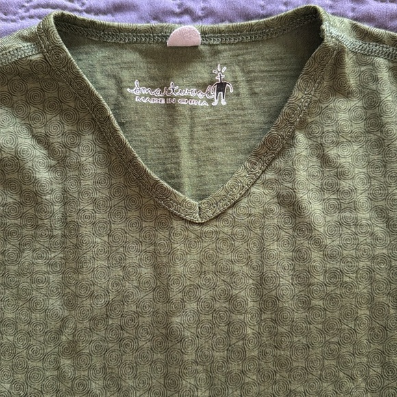 Smartwool women’s green merino wool layer top, size XS - Picture 3 of 12